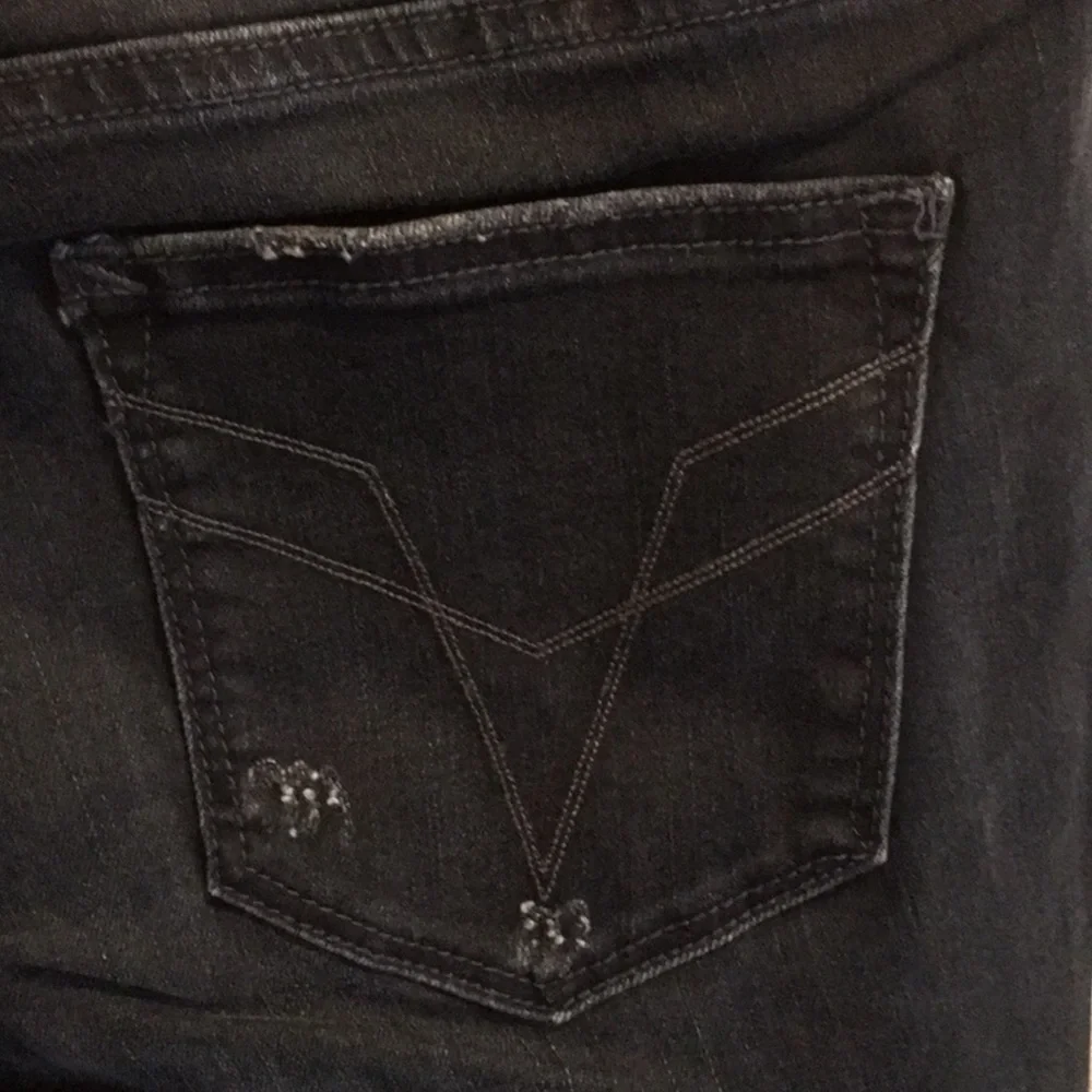 Vigoss Flare Leg Distressed Jeans Size 31” W x 33L ( 11/12 ) NWT - Picture 5 of 15
